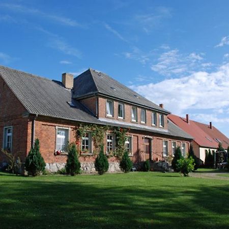 Ferienwohnungen Im Gutshaus Gnies ภายนอก รูปภาพ