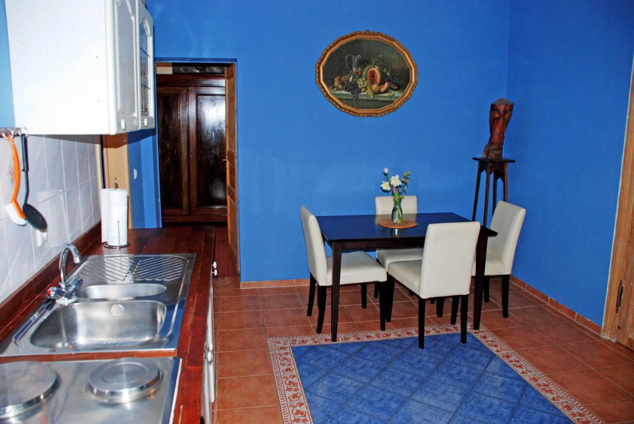 Ferienwohnungen Im Gutshaus Gnies ภายนอก รูปภาพ