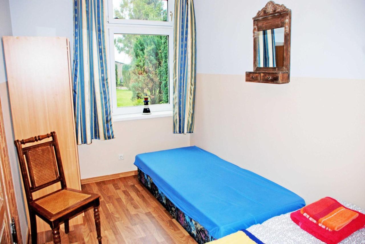 Ferienwohnungen Im Gutshaus Gnies ภายนอก รูปภาพ
