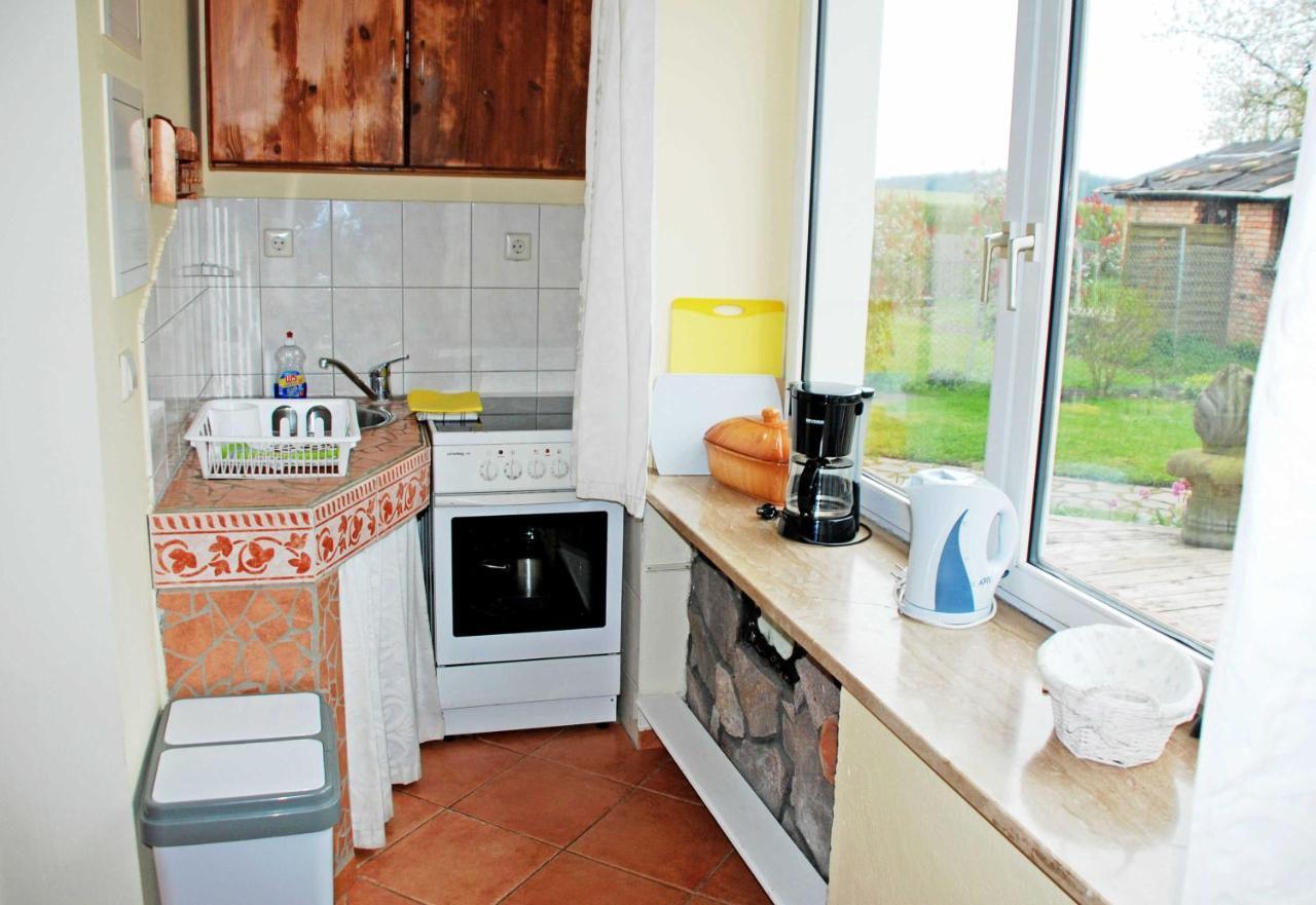 Ferienwohnungen Im Gutshaus Gnies ภายนอก รูปภาพ