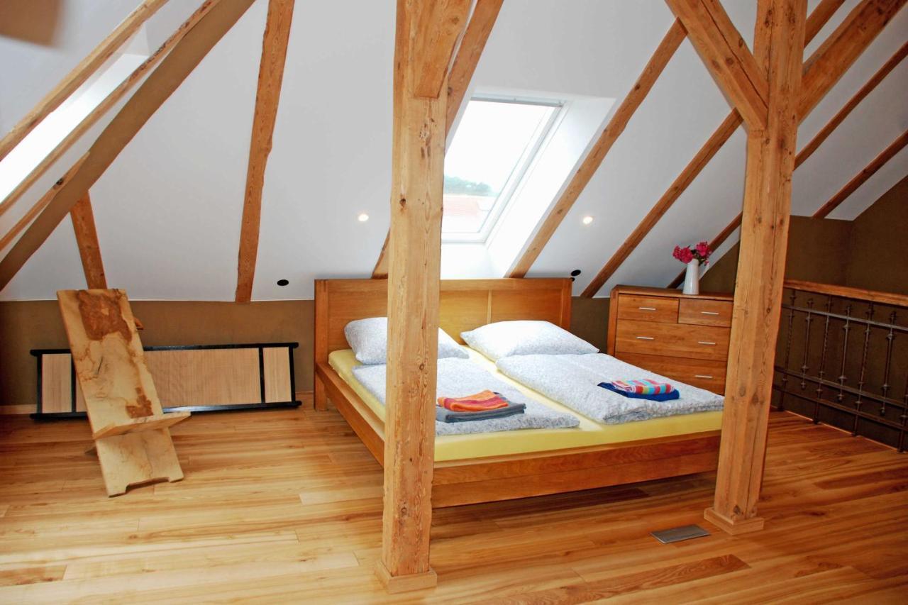 Ferienwohnungen Im Gutshaus Gnies ภายนอก รูปภาพ