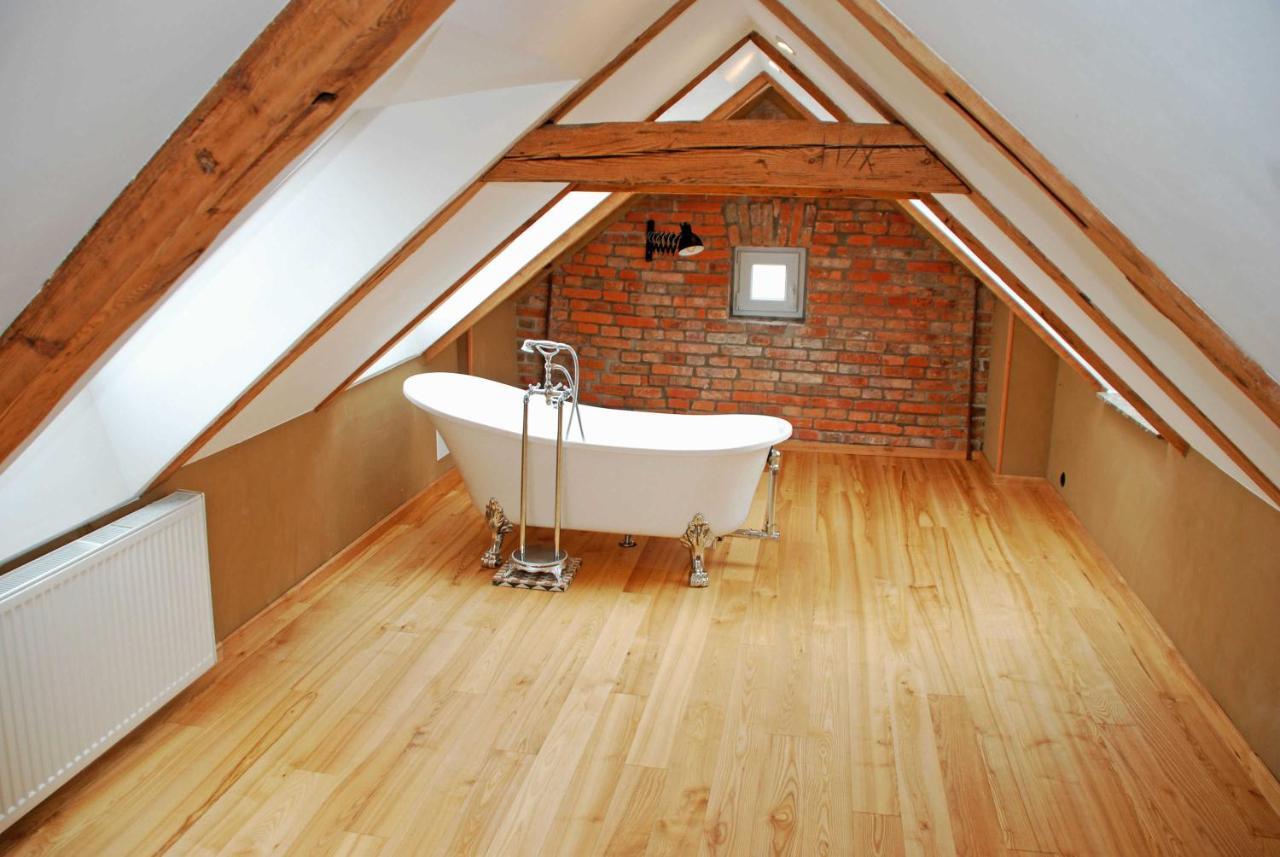 Ferienwohnungen Im Gutshaus Gnies ภายนอก รูปภาพ